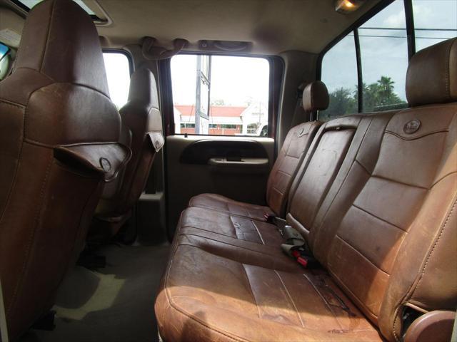Photo of 2006 Burgundy Ford F-350