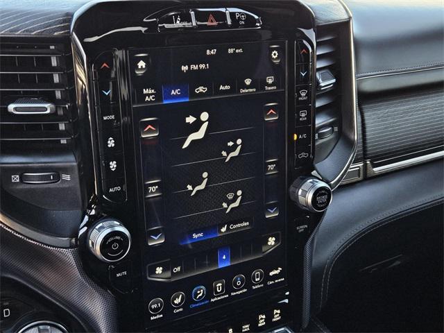 Photo of 2020 Diamond Black Crystal Pearlcoat RAM 1500