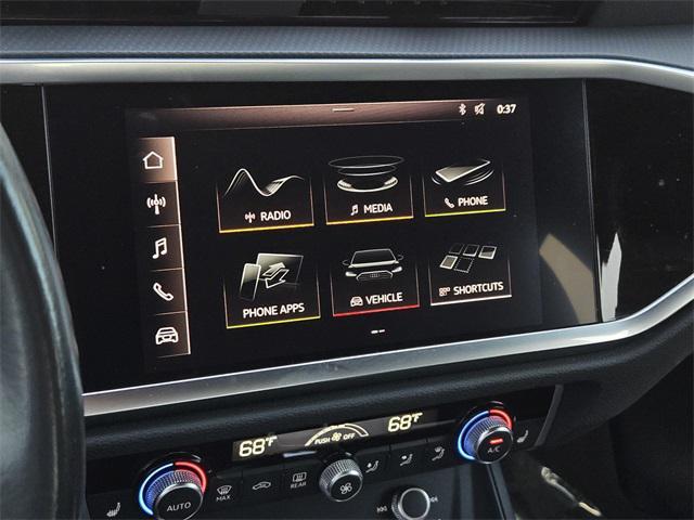 Photo of 2021 Chronos Gray Metallic Audi Q3