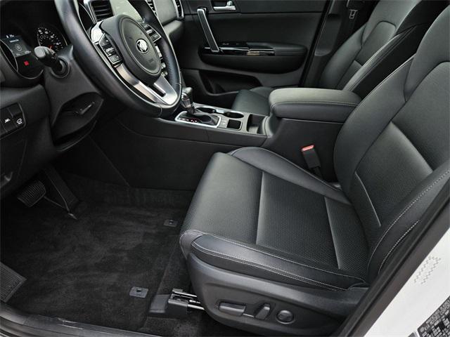 Photo of 2021 Snow White Pearl Kia Sportage