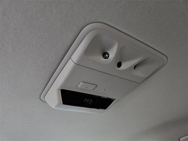 Photo of 2023 Ceramic Silver Kia Carnival