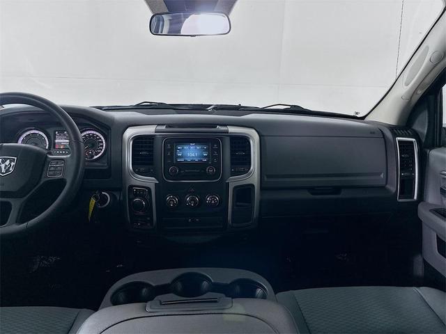 Photo of 2020 Diamond Black Crystal Pearlcoat RAM 1500 Classic