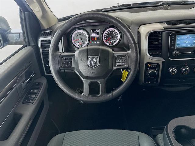 Photo of 2020 Diamond Black Crystal Pearlcoat RAM 1500 Classic