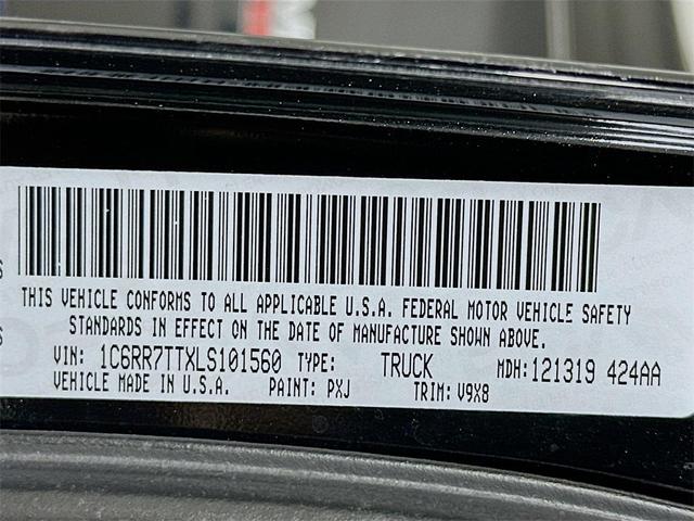 Photo of 2020 Diamond Black Crystal Pearlcoat RAM 1500 Classic