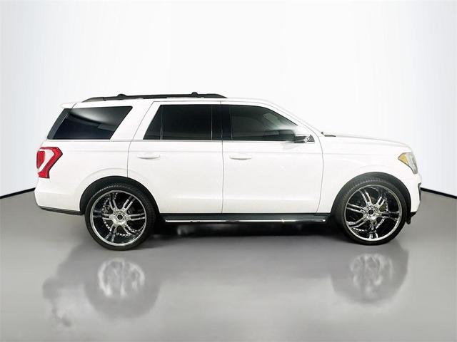 Photo of 2020 White Ford Expedition