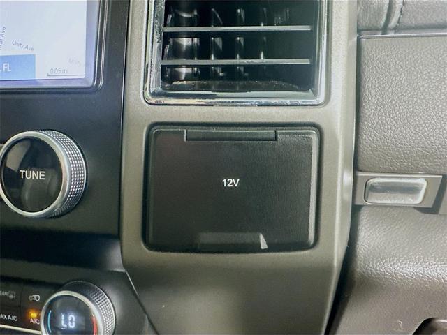 Photo of 2020 White Ford Expedition
