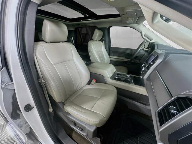 Photo of 2020 White Ford Expedition
