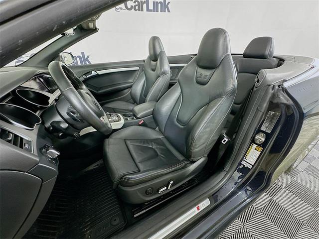 Photo of 2014 Moonlight Blue Metallic/Black Roof Audi S5