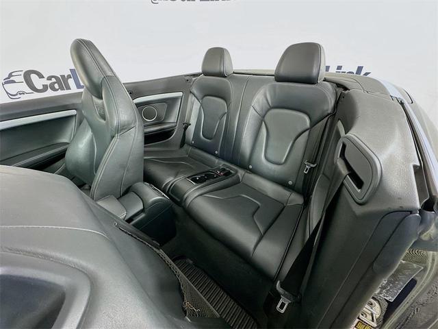 Photo of 2014 Moonlight Blue Metallic/Black Roof Audi S5