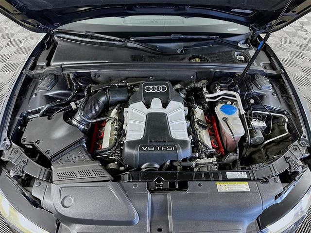 Photo of 2014 Moonlight Blue Metallic/Black Roof Audi S5