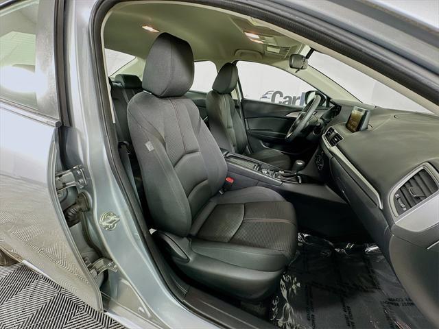 Photo of 2018 Sonic Silver Metallic Mazda Mazda3