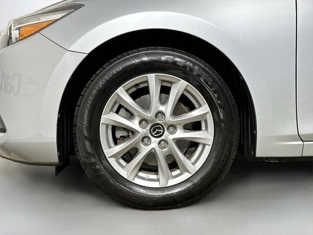 Photo of 2018 Sonic Silver Metallic Mazda Mazda3