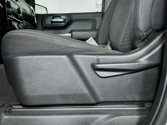 Photo of 2020 Silver Ice Metallic Chevrolet Silverado 1500