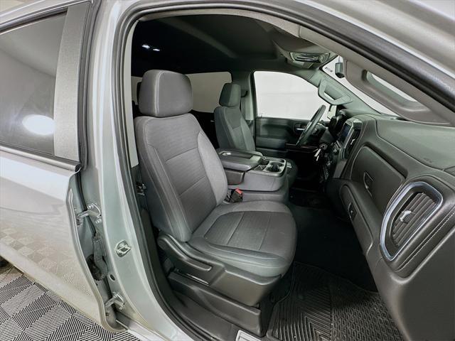 Photo of 2020 Silver Ice Metallic Chevrolet Silverado 1500