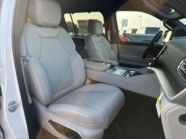 Photo of 2025 Bright White Clearcoat Jeep Wagoneer