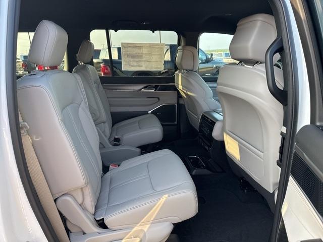 Photo of 2025 Bright White Clearcoat Jeep Wagoneer