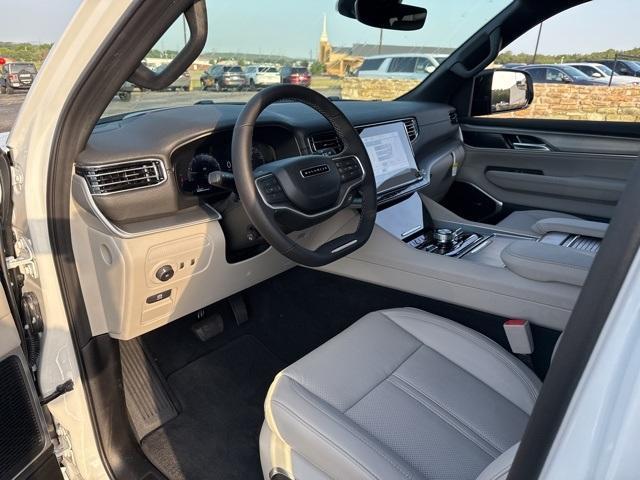 Photo of 2025 Bright White Clearcoat Jeep Wagoneer