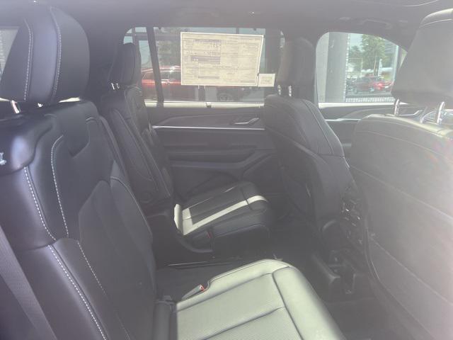 Photo of 2025 Velvet Red Pearlcoat Jeep Grand Cherokee L