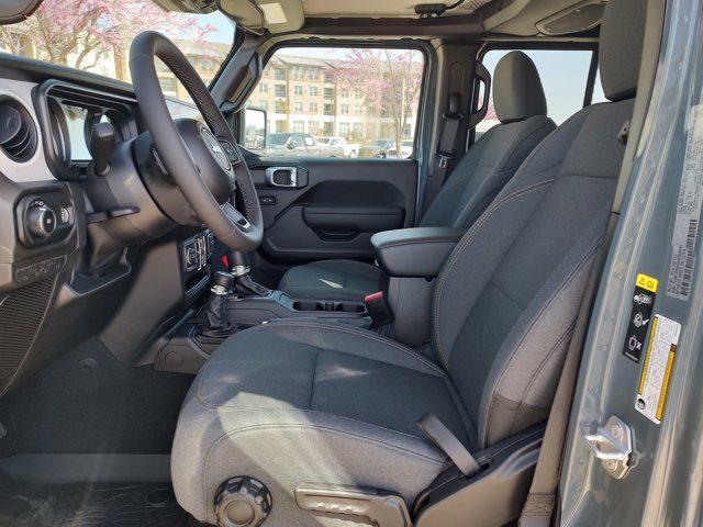 Photo of 2025 Anvil Clearcoat Jeep Wrangler