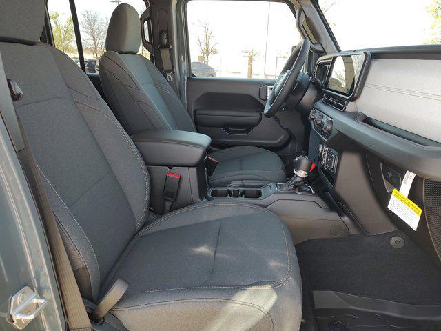 Photo of 2025 Anvil Clearcoat Jeep Wrangler