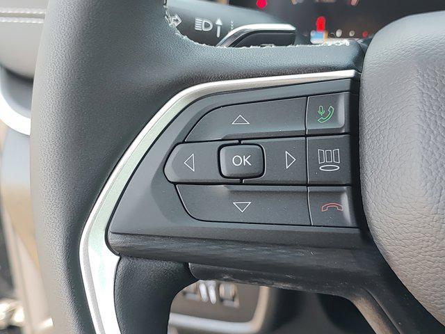 Photo of 2025 Diamond Black Crystal Pearlcoat Jeep Grand Cherokee