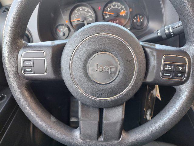 Photo of 2016 Billet Silver Metallic Clearcoat Jeep Patriot