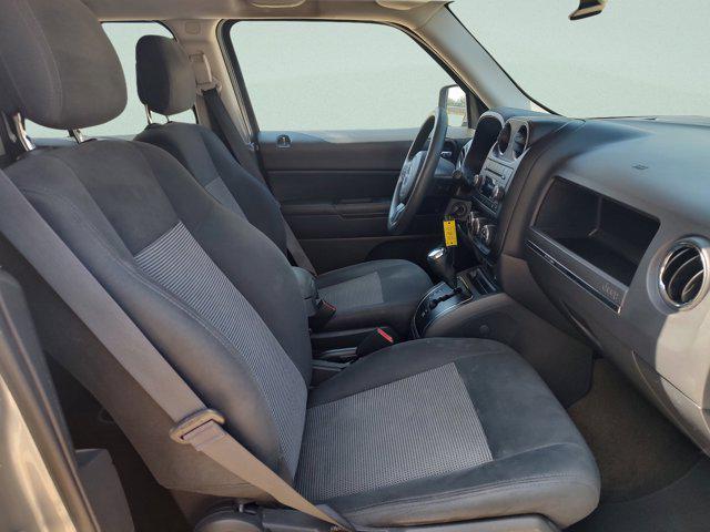 Photo of 2016 Billet Silver Metallic Clearcoat Jeep Patriot