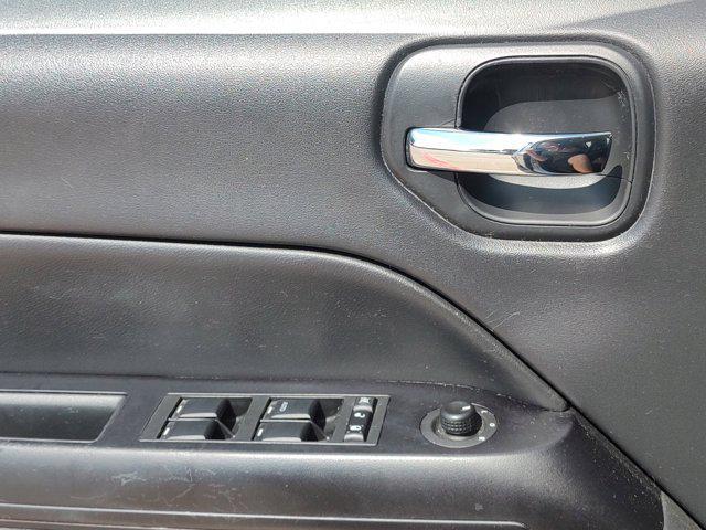 Photo of 2016 Billet Silver Metallic Clearcoat Jeep Patriot
