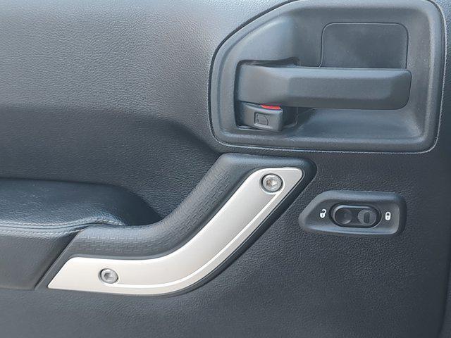 Photo of 2015 Black Clearcoat Jeep Wrangler Unlimited