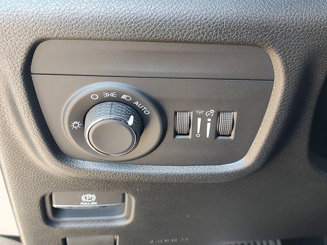 Photo of 2025 Baltic Gray Metallic Clearcoat Jeep Grand Cherokee L