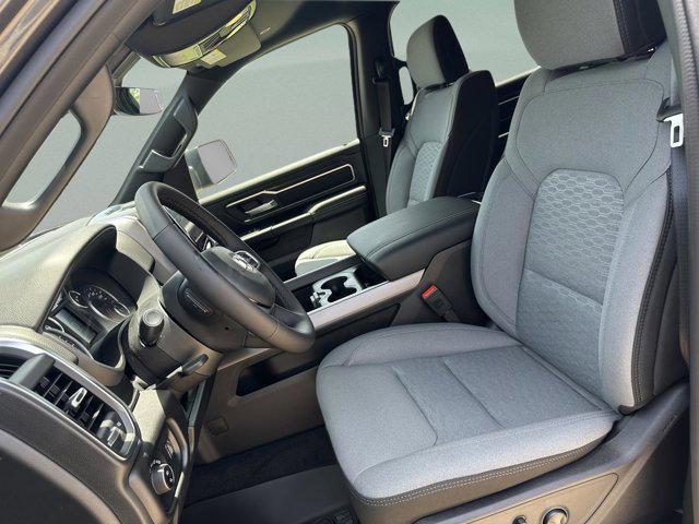 Photo of 2025 Granite Crystal Metallic Clearcoat RAM 1500