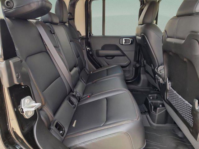 Photo of 2025 Black Clearcoat Jeep Gladiator