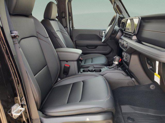 Photo of 2025 Black Clearcoat Jeep Gladiator
