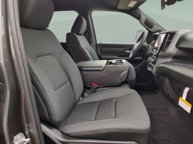 Photo of 2025 Granite Crystal Metallic Clearcoat RAM 1500