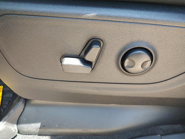Photo of 2025 Granite Crystal Metallic Clearcoat RAM 1500