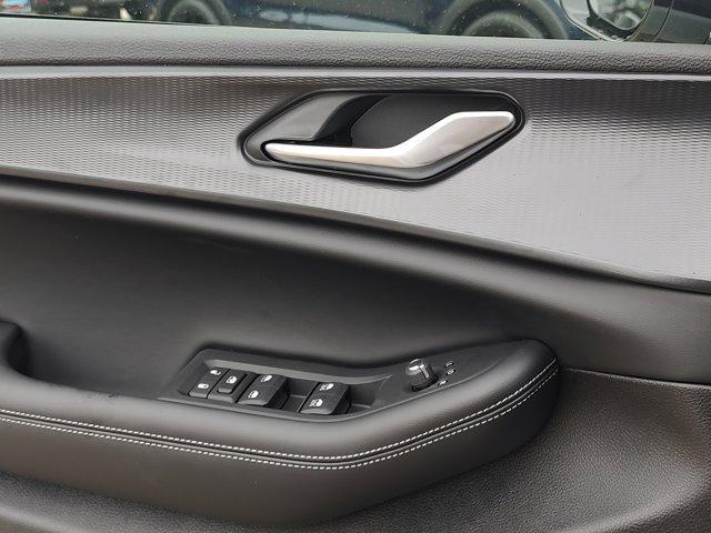 Photo of 2025 Bright White Clearcoat Jeep Grand Cherokee