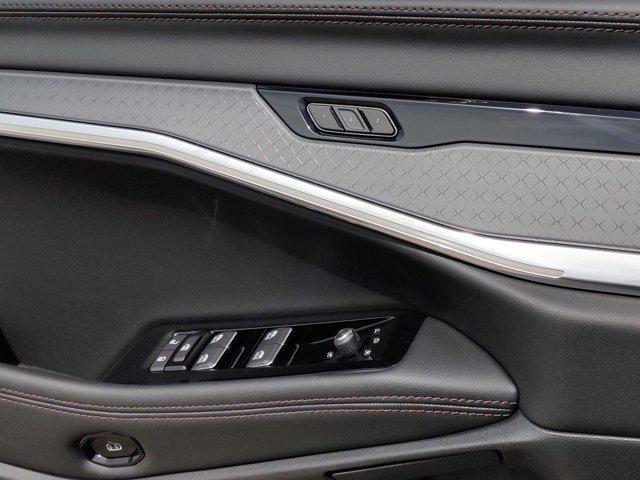 Photo of 2025 Diamond Black Crystal Pearlcoat Jeep Wagoneer S