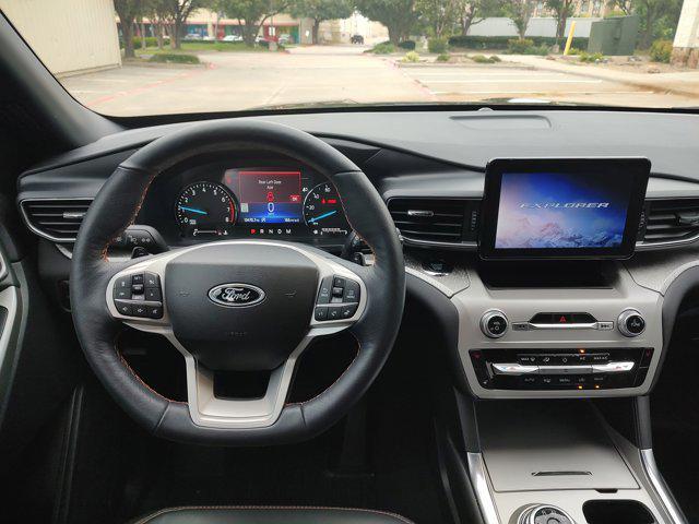Photo of 2023 AGATE BLACK METALLIC Ford Explorer