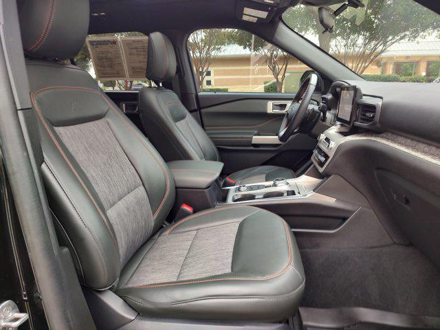 Photo of 2023 AGATE BLACK METALLIC Ford Explorer