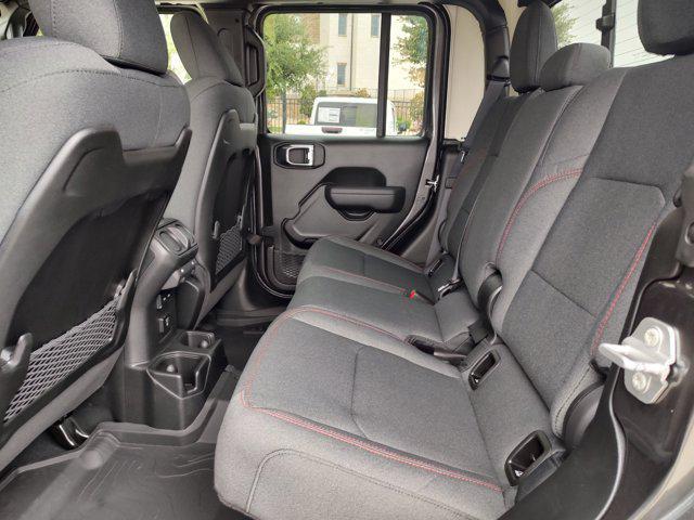 Photo of 2025 Granite Crystal Metallic Clearcoat Jeep Gladiator