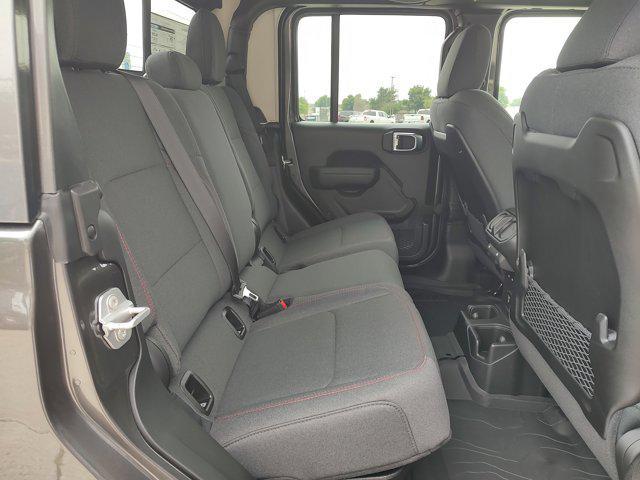 Photo of 2025 Granite Crystal Metallic Clearcoat Jeep Gladiator