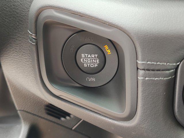 Photo of 2025 Granite Crystal Metallic Clearcoat Jeep Gladiator