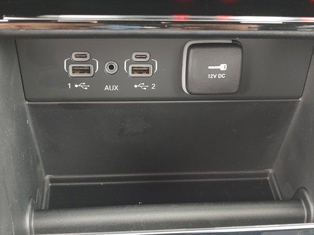 Photo of 2025 Diamond Black Crystal Pearlcoat Jeep Grand Cherokee