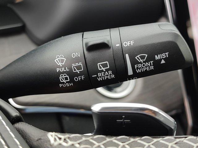 Photo of 2025 Diamond Black Crystal Pearlcoat Jeep Grand Cherokee