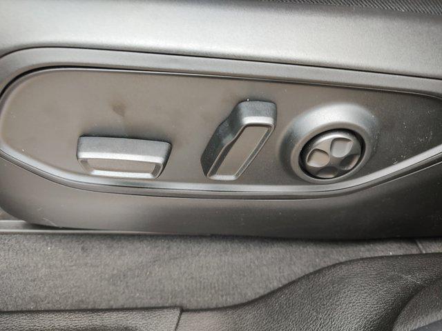 Photo of 2025 Diamond Black Crystal Pearlcoat Jeep Grand Cherokee