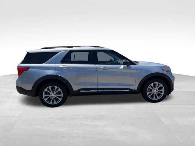 Photo of 2020 Silver Ford Explorer