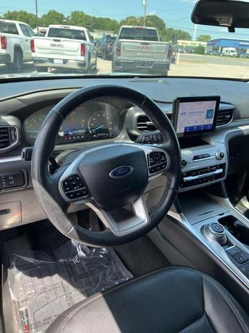 Photo of 2020 Silver Ford Explorer