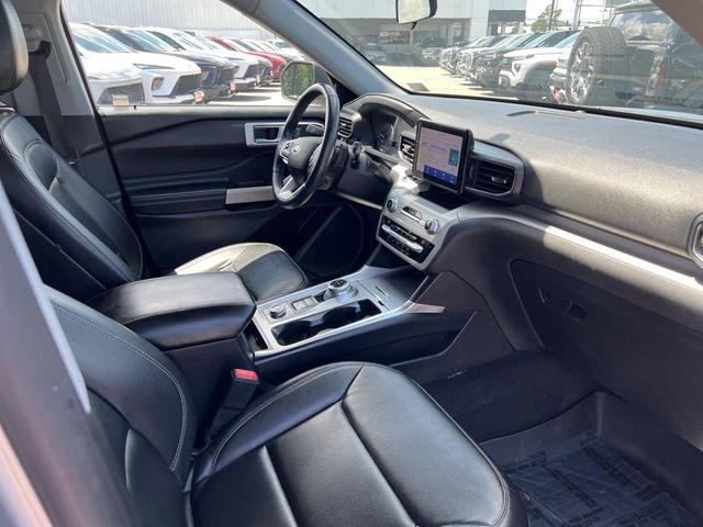 Photo of 2020 Silver Ford Explorer