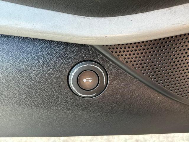 Photo of 2021 Black Chevrolet Camaro