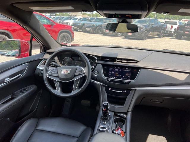 Photo of 2022 Infrared Tintcoat Cadillac XT5